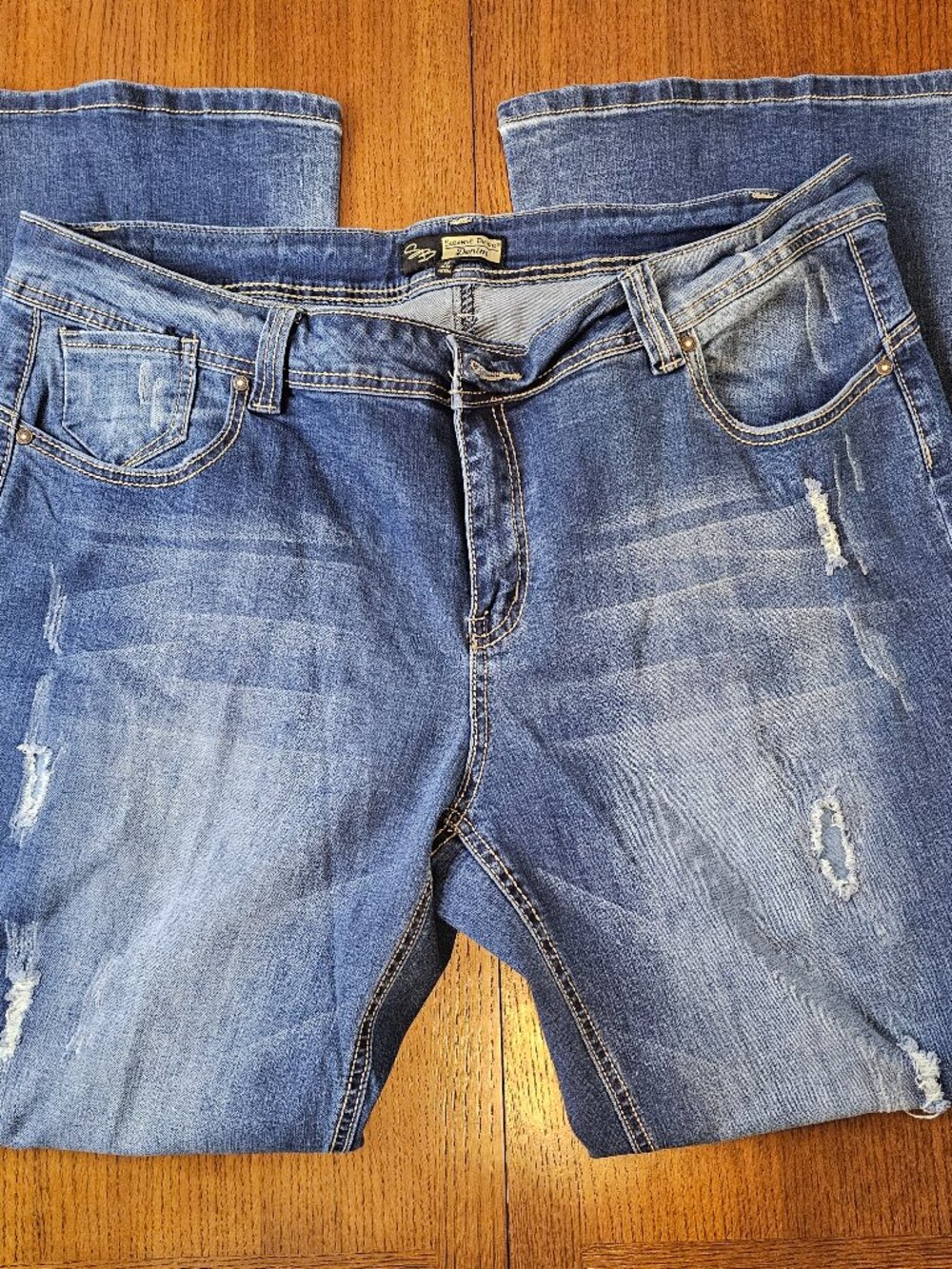 Suzanne Betro, Plus Size (22), Distressed, 5 Pocket, Wide Leg Jeans/Denim, NWOT